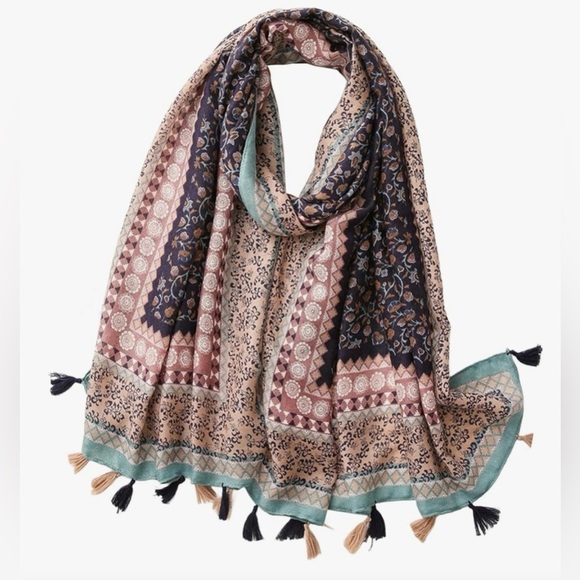 Leboobell Accessories - NWOT Boho Chic Multicolor Printed Scarf with Tassels – Leboobell – One Size